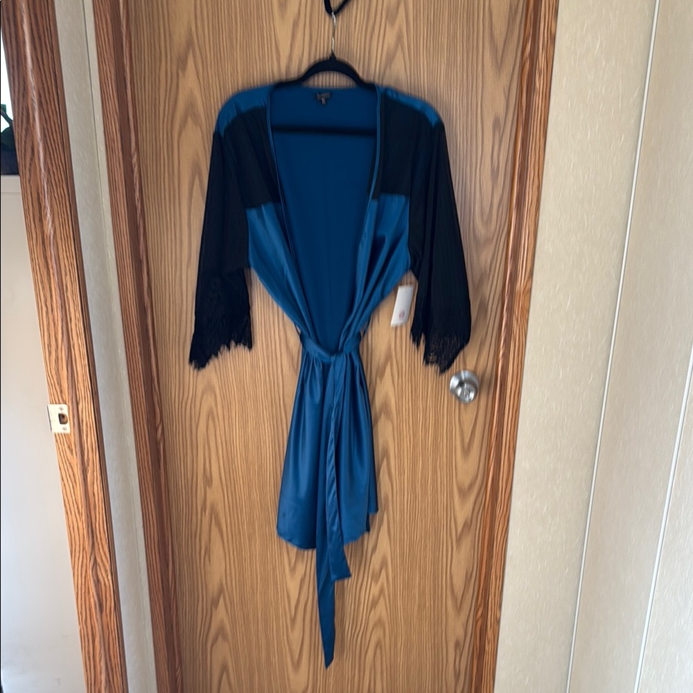 Elegant Blue and Black Robe Intimates Sleepwear